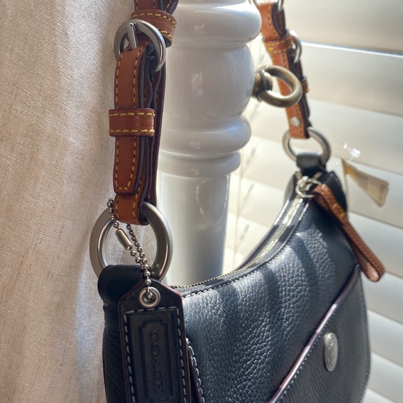 COACH 'Chelsea' Small Hobo NWT - Picture 3 of 10